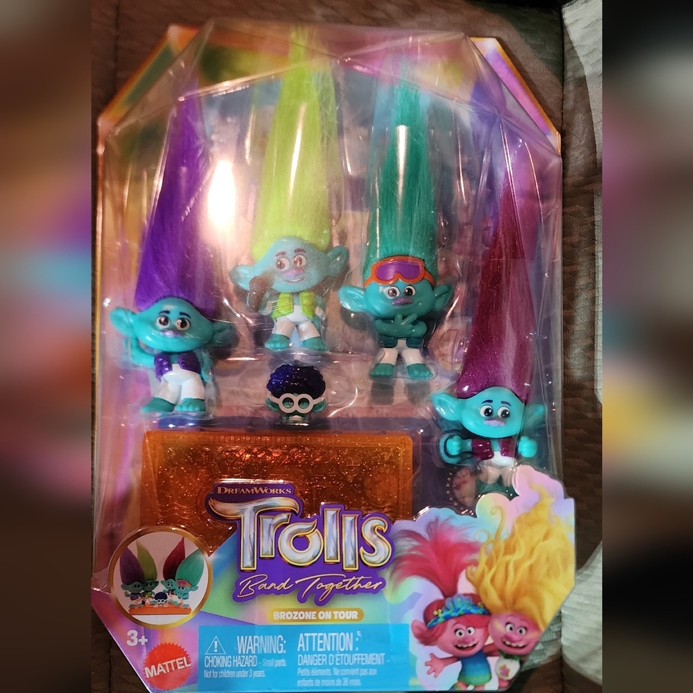 Mattel DreamWorks Trolls Band Together BroZone On Tour Set with 5 Trolls - Picture 3 of 6